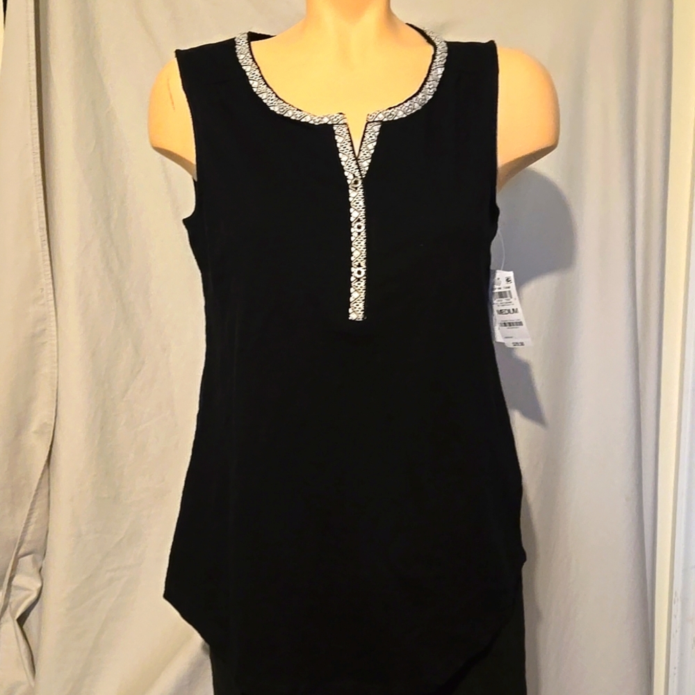 Style and co sleeveless henley style top, New